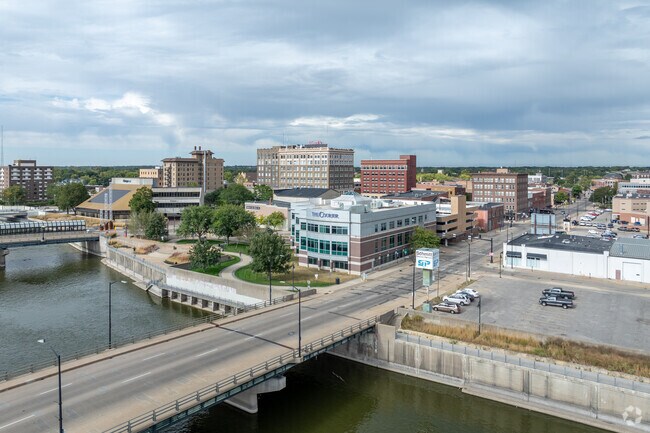 Downtown is just a few short blocks from Franklin Gateway and home to many dining spots.