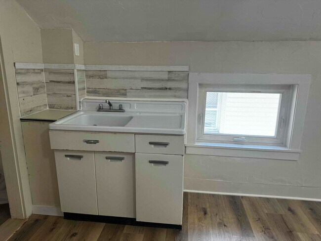 452 N Market St, Galion, OH 44833 - photo 4