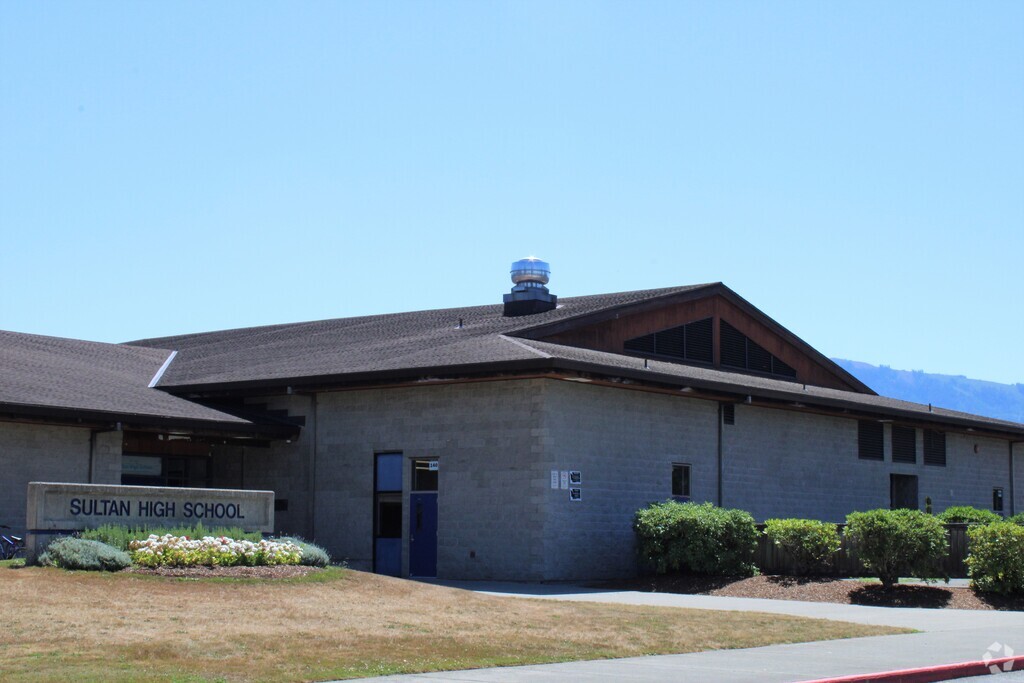Main entrance to Sultan Senior High School in Outlying Snohomish County, Sultan WA