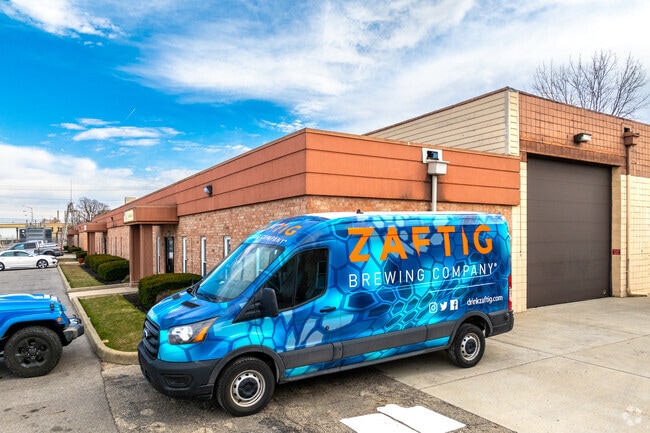 Zaftig Brewing offers weekly trivia and paint nights.