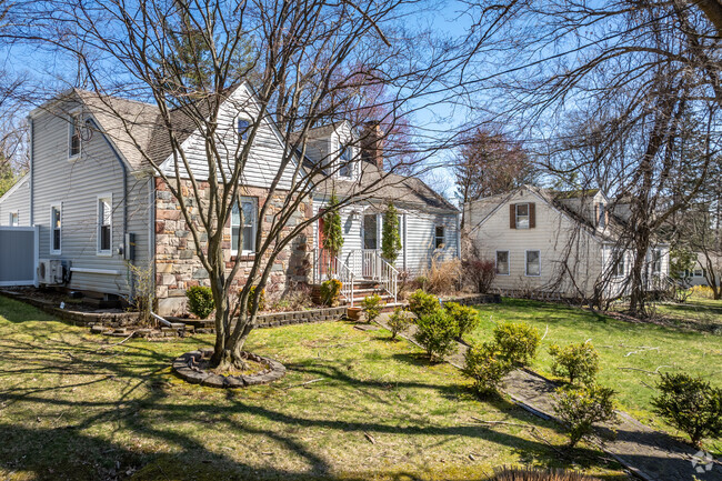 Homes in Watchung come in a variety of styles and prices, with Cape Cods towards the lower end.
