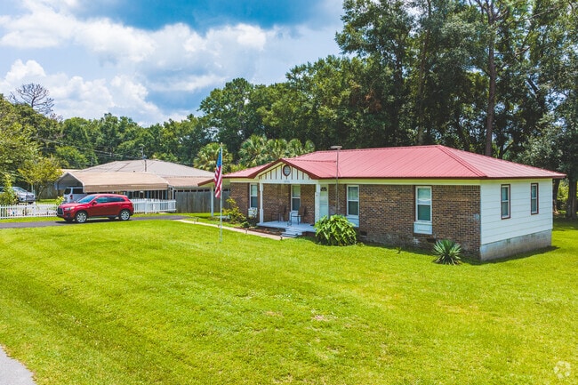 Most Grand Bay homes are built on medium to large sized lots.