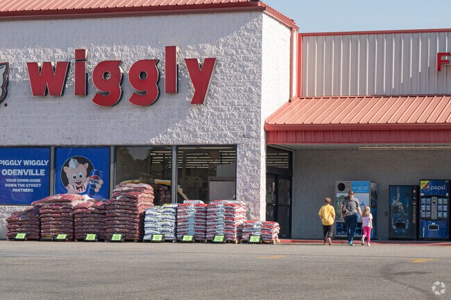Piggly Wiggly is the local grocery store in Odneville.