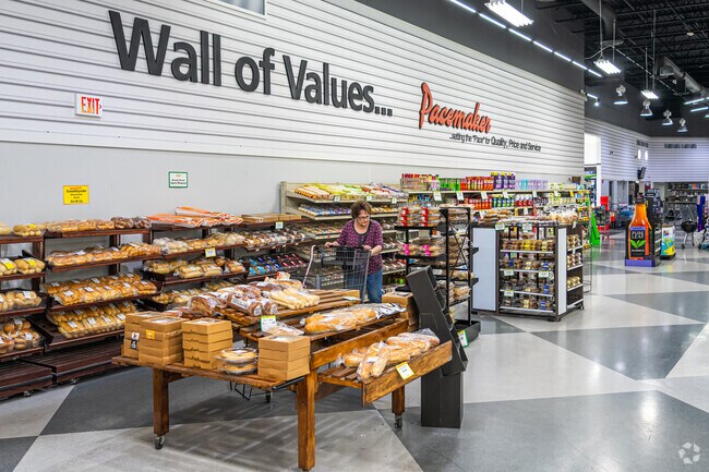 Grocery shopping in Candlewick Lake often includes a stop at Pacemaker Foods Countryside Market.