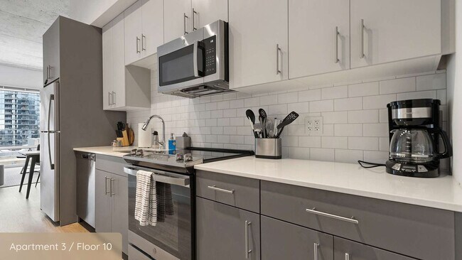 853 W Blackhawk St unit ID1243848P, Chicago, IL 60642 - photo 3