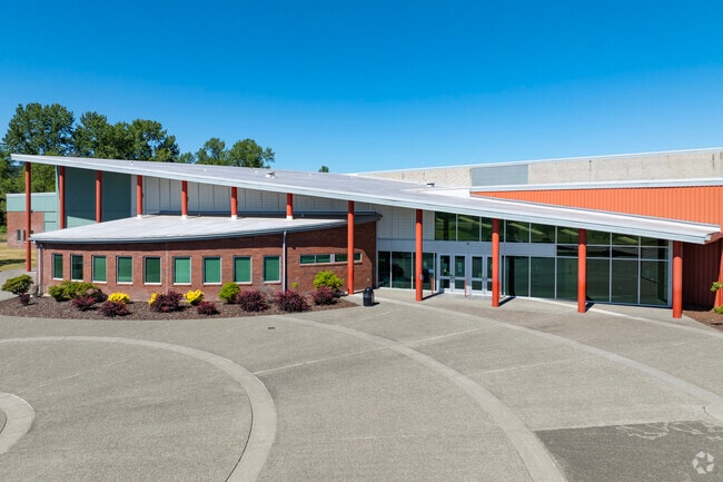 Mt Solo Middle School in Memorial Park has a B on Niche.