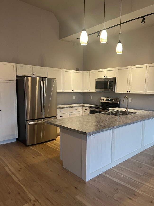 120 5th Ave N unit 2, La Crosse, WI 54601 - photo 3