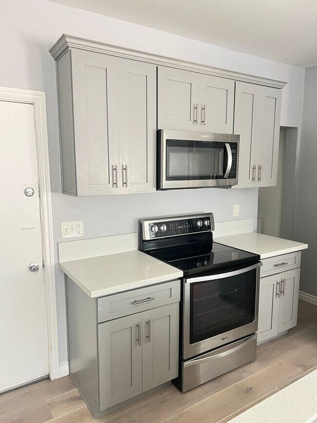 1244 E 4th St, Long Beach, CA 90802 - photo 4