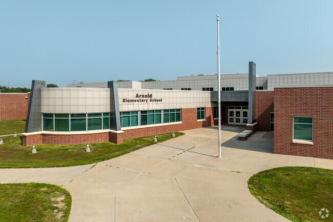 Arnold Elementary School provides a great education to help Oak Hills students succeed.