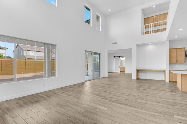 8332 W Solano Dr, Glendale, AZ 85305 - photo 3