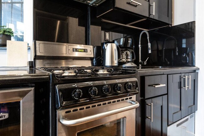 697 10th Ave unit ID1013711P, New York, NY 10036 - photo 3