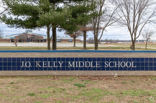 J.O. Kelly Middle School has a B- rating on Niche.com.