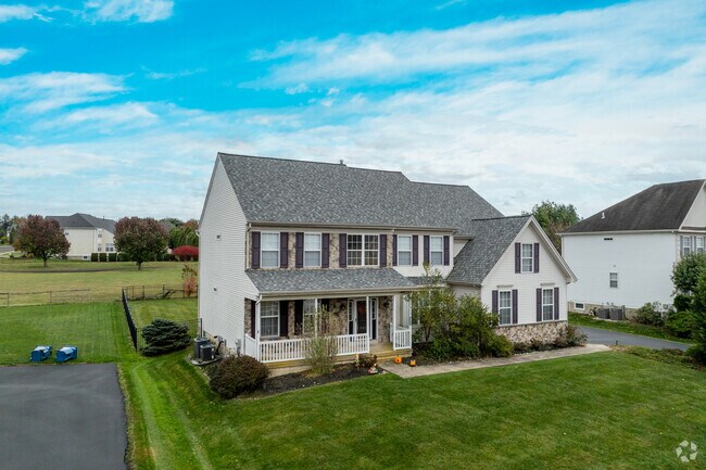 Homes with front porches are a common sight in Warwick.