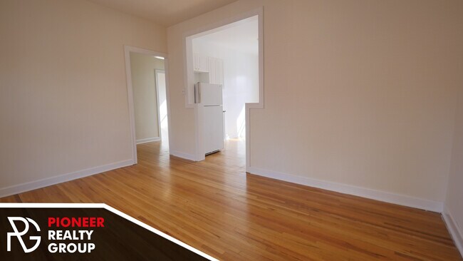 3817 N Fremont St unit 3825.5-W3, Chicago, IL 60613 - photo 5