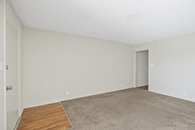 909 N. Wilmington Blvd., Wilmington, CA 90744 - photo 6