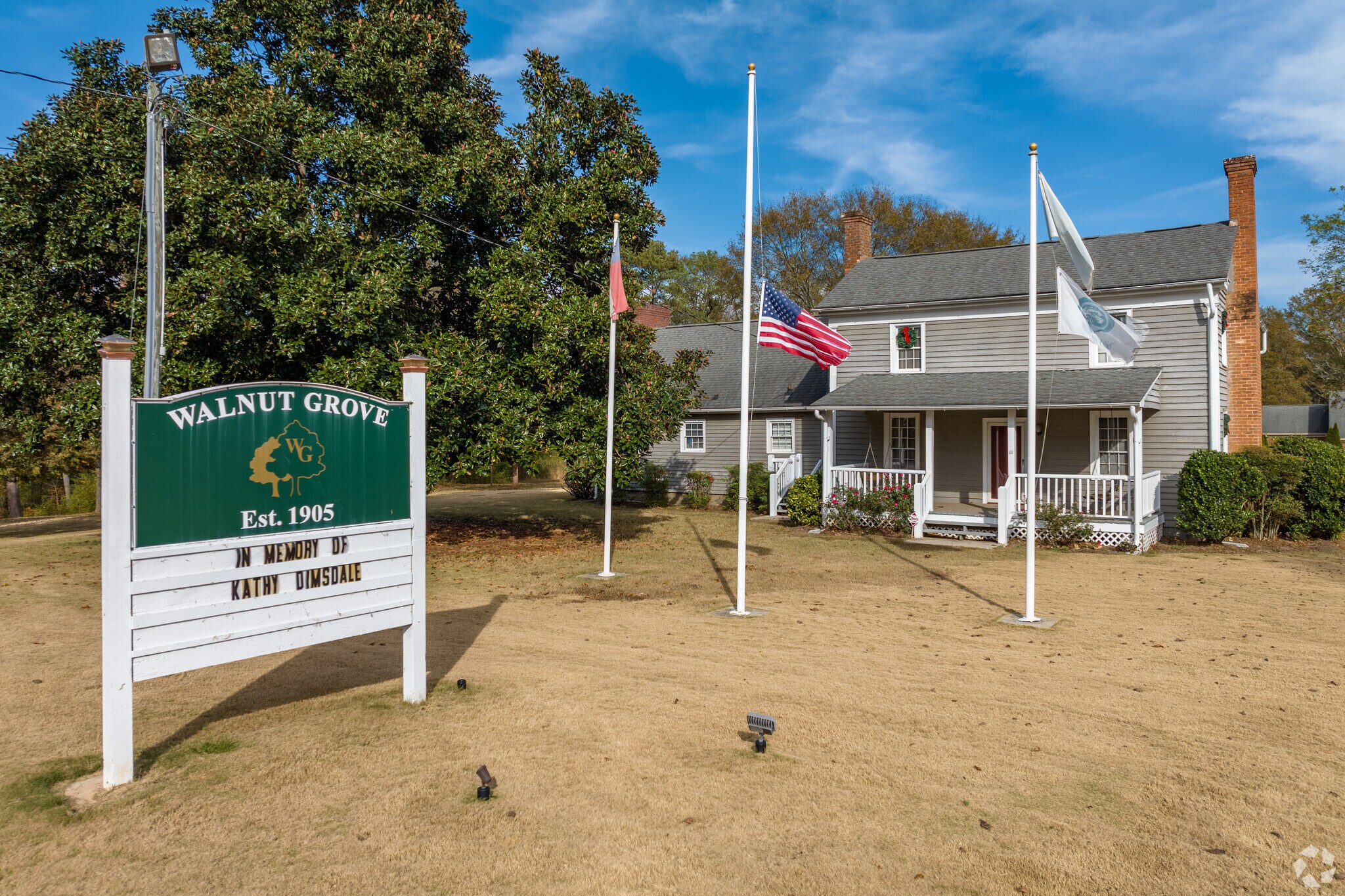 The Walnut Grove city hall sits along Leone Ave (Hwy 81).