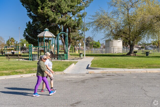 Edison residents can go to the nearby Pioneer Park for a morning walk.
