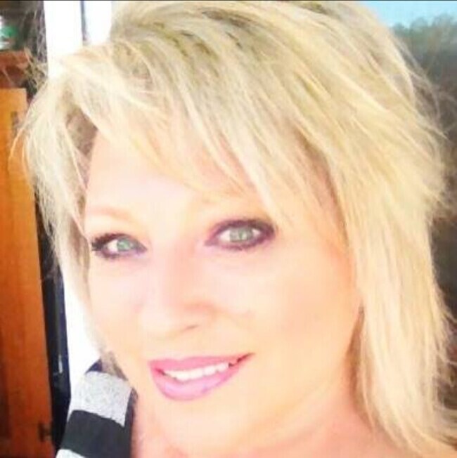 Julie Storms