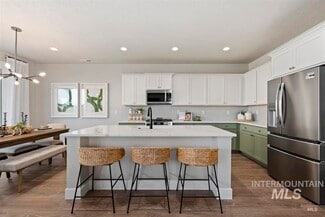 5561 W Aralia Dr, Meridian, ID 83646