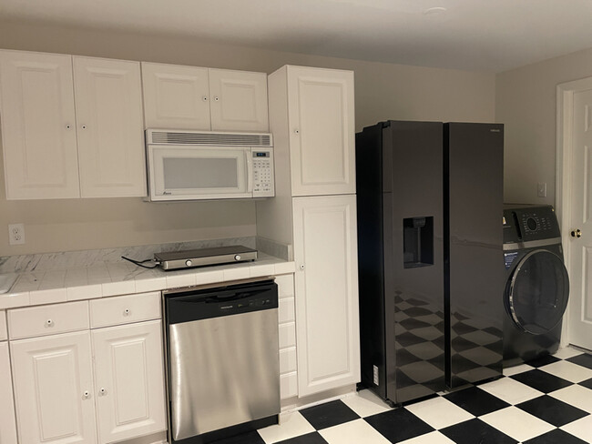 12720 Knightsbridge Dr, Woodbridge, VA 22192 - photo 5