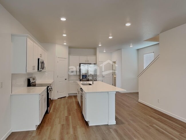 26105 E Calhoun Place, Aurora, CO 80016 - photo 3