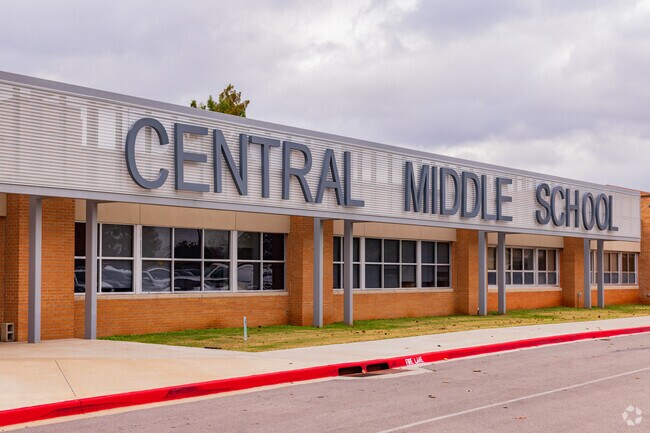 Close up shot of the signage of Central Middle School.