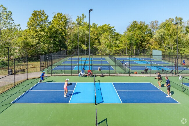 Olentangy Park near Worthingview features tennis and pickleball courts and scenic trails.