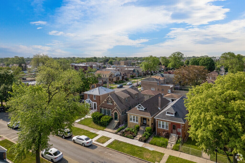 About Auburn Gresham Schools, Demographics, Things to Do