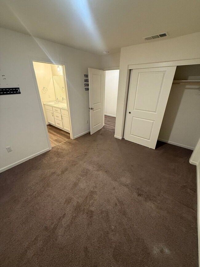 4505 Berkshire Rd, Bakersfield, CA 93313 - photo 7