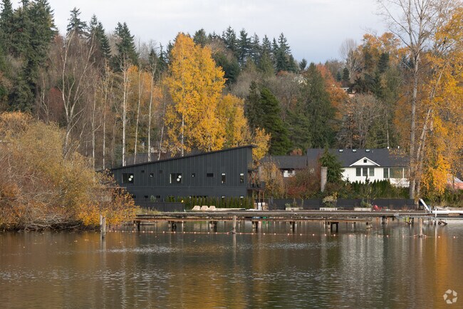Residents with larger single-family homes in Lake Stevens can enjoy private docks.