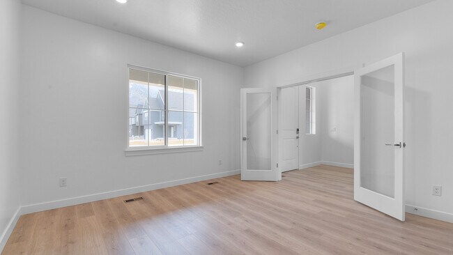 842 N Chillingham Dr, Salem, UT 84653 - photo 3