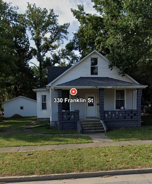 330 Franklin St, Carlyle, IL 62231 - photo 1