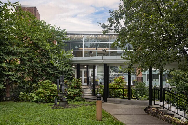 Eastern Middle School serves students in grades 6-8.