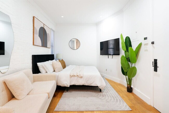 Lenox Row unit FL2-ID1022028P, New York, NY 10021 - photo 2