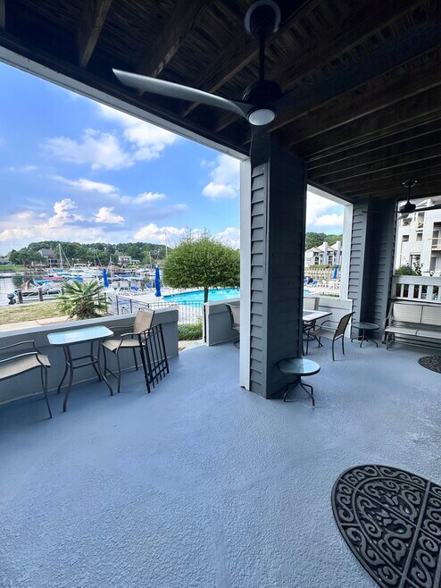 18713 Vineyard Point Ln unit Lakefront Ground Flo, Cornelius, NC 28031 - photo 1