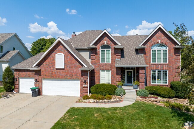 Lindenwood homes draw from an eclectic mix of traditional styles.