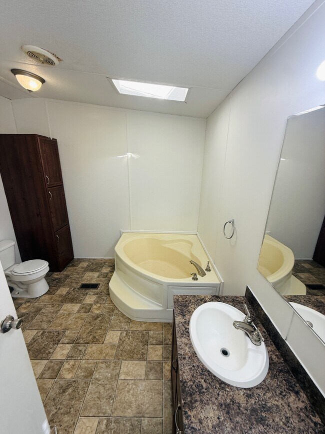 226 Blanco Dr, Youngsville, LA 70592 - photo 6