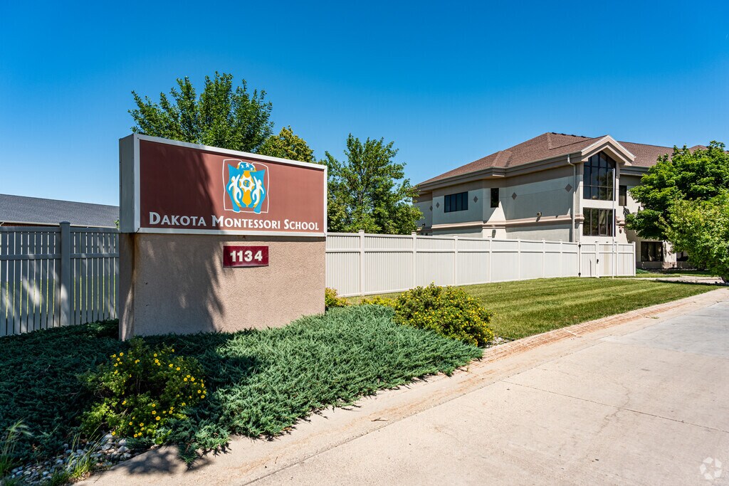 Dakota Montessori School fosters independent learning with a hands-on, child-centered approach.