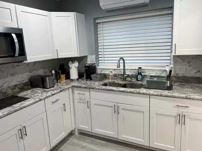 11334 74th Ave unit 2B, Seminole, FL 33772 - photo 5