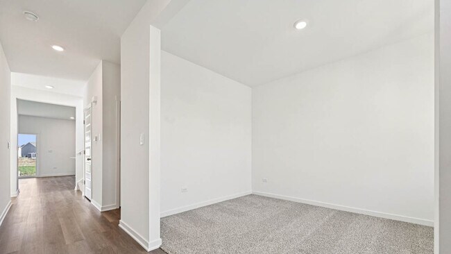 3016 Old Castle Rd unit 38476605, Joliet, IL 60435 - photo 7