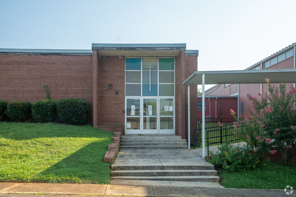 I3 Academy is a private school in South Eastlake.