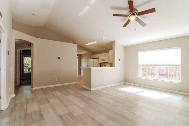 15113 Deer Meadow Dr, Lutz, FL 33559 - photo 5