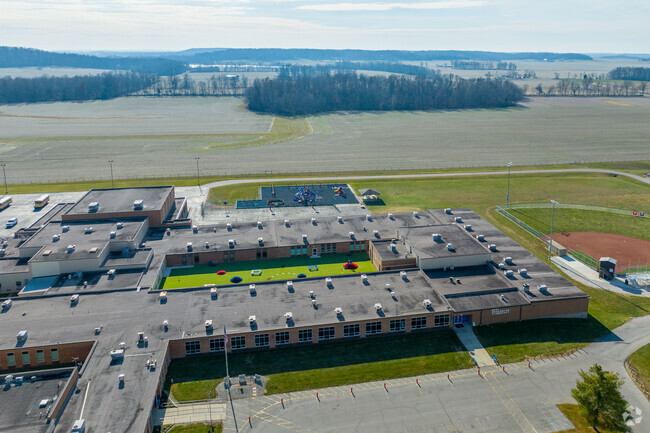 20% of teachers at West Washington Elementary School are in their first or second year.