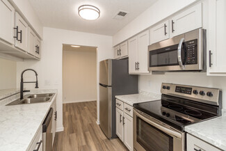 9207 Western Ave, Omaha, NE 68114