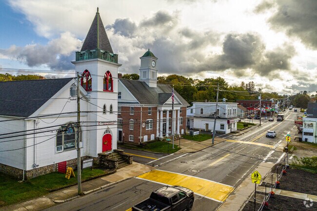 Downtown Douglas is a great place to grab a bite to eat for residents of East Douglas.