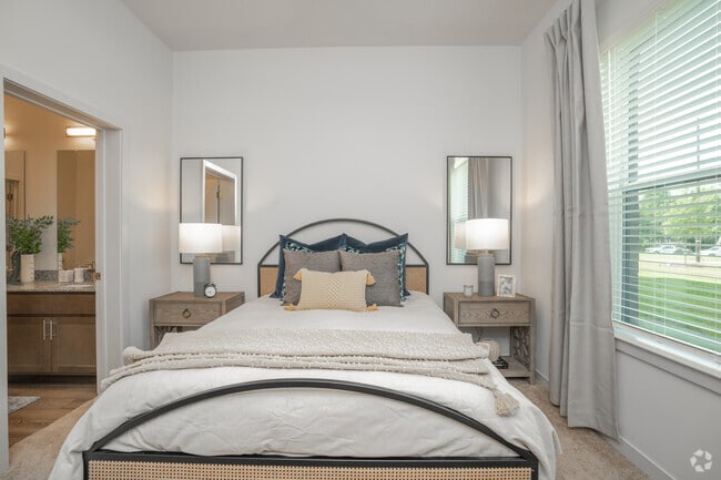 2BR, 2BA - 1,166SF - Primary Bedroom