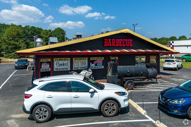 Grab award winning BBQ from BBQ Masters in Stockbridge.