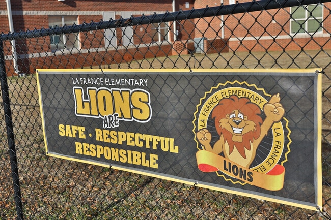 La France Elementary 2