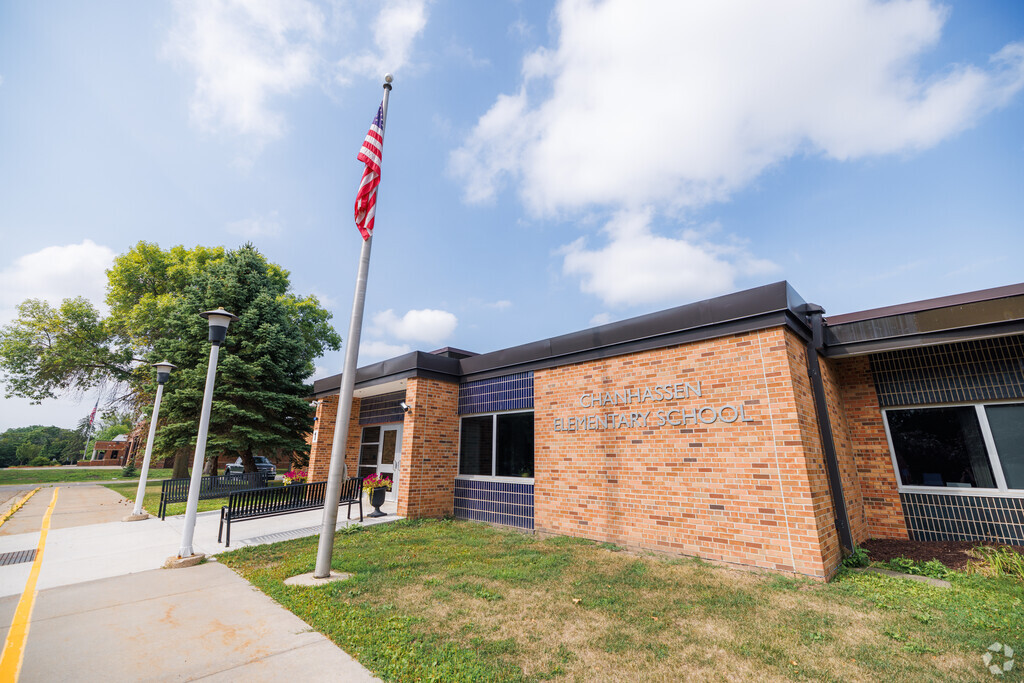 Chanhassen Elementary School in the Chanhassen neighborhood.