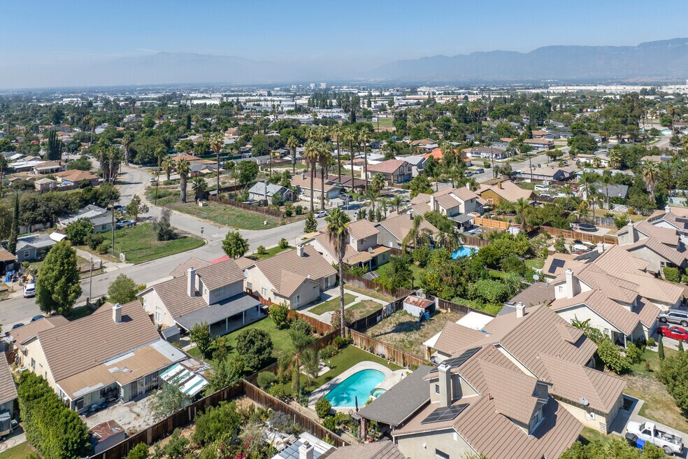 FINAL_eighborhood_Riverside_v01_111723